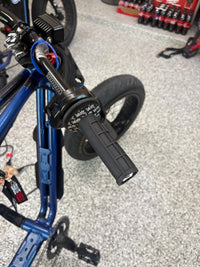 V2 surron throttle